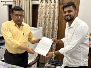 Revamp India Foundation: आम के पेड़ों को बचाने के लिए ICAR जांच की मांग, रिवैम्प इंडिया फाउंडेशन ने CDO को सौंपा पत्र